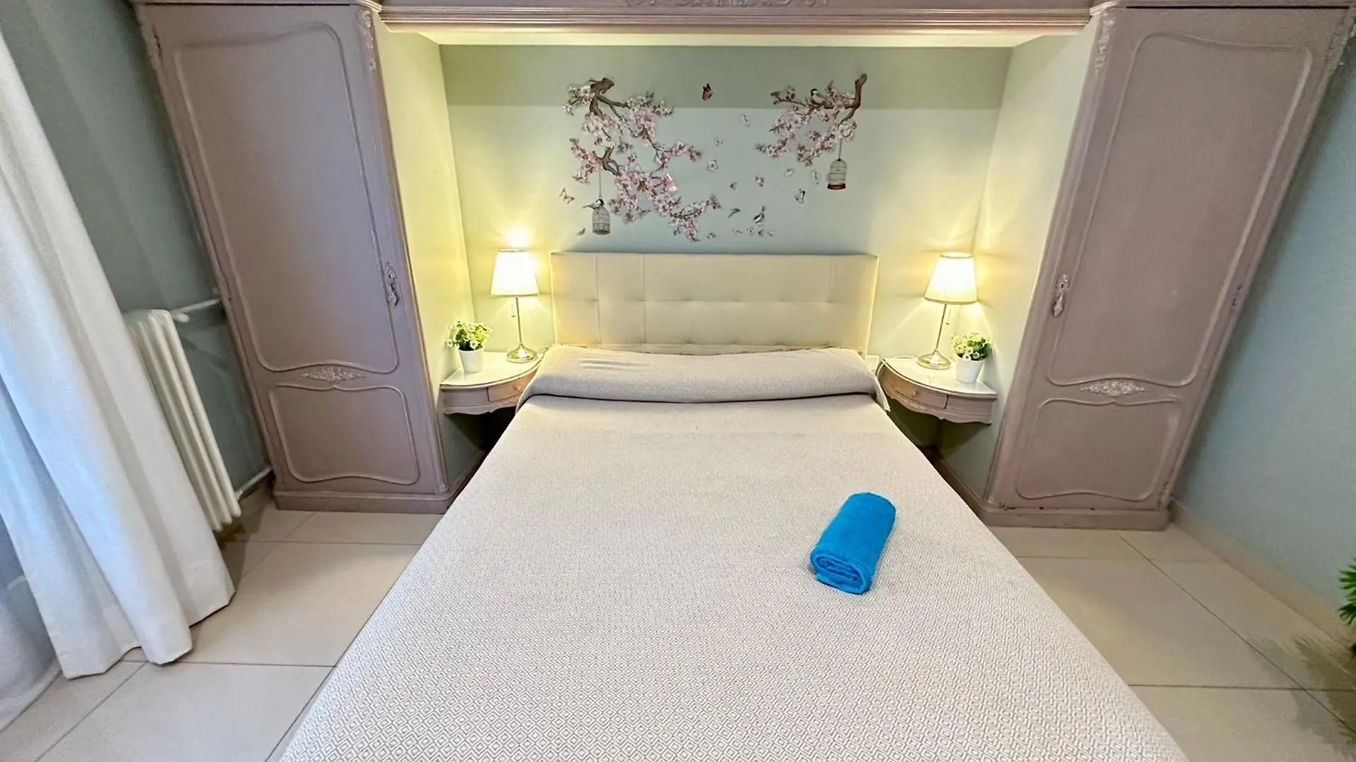 Bed & Breakfast Alojamiento Gran Via Barcelona
