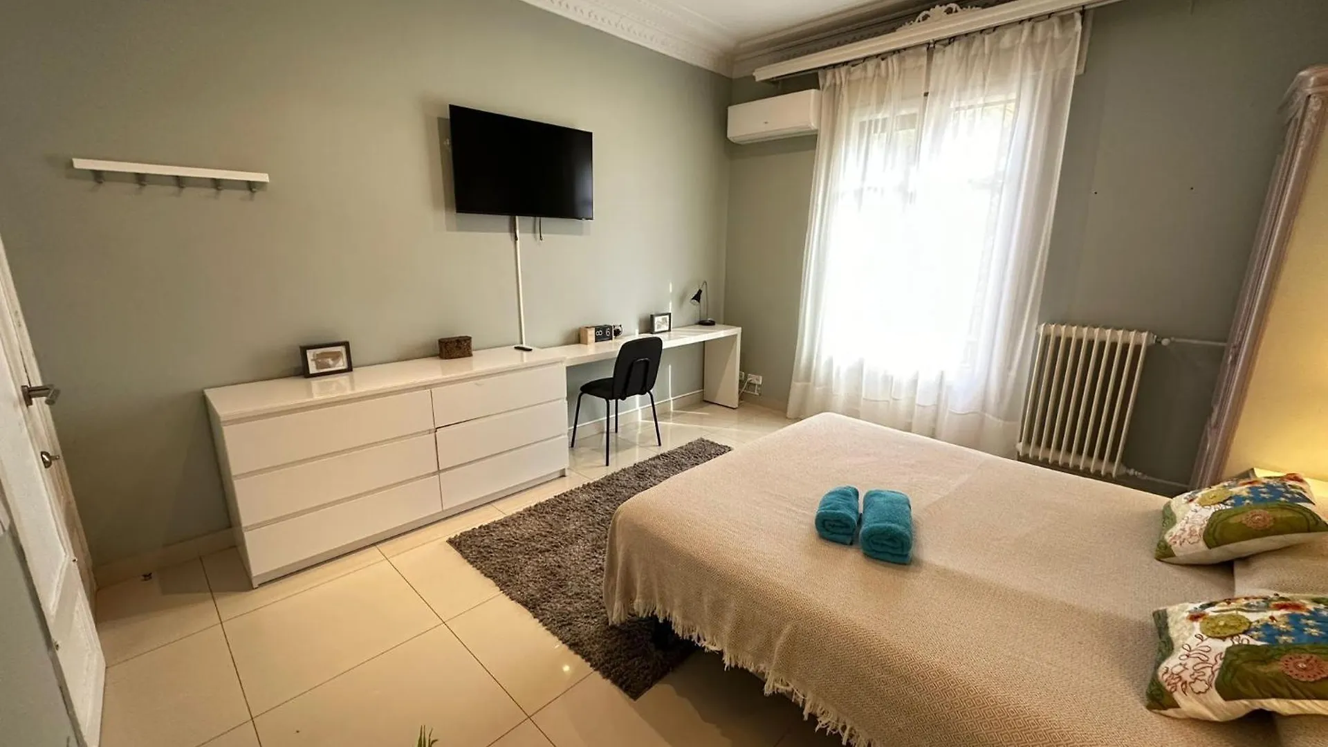 Bed & Breakfast Alojamiento Gran Via Barcelona Spanien